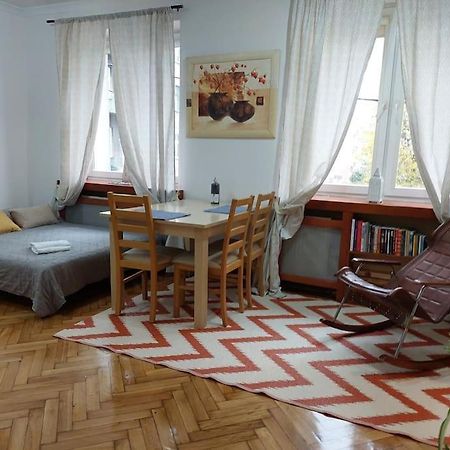 Domin Domin Daire Çestohova Dış mekan fotoğraf